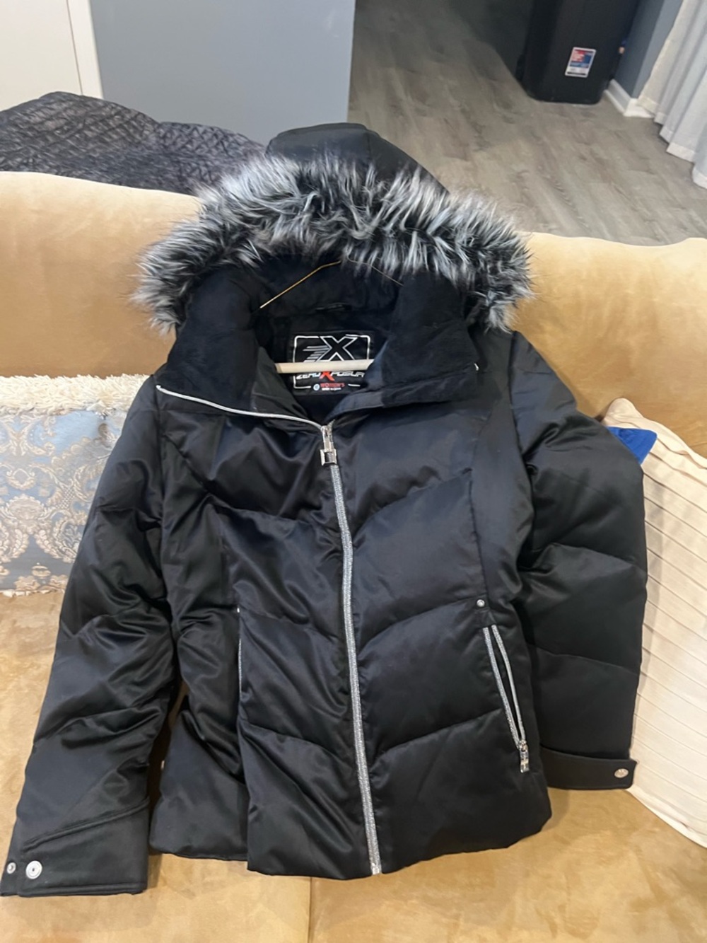 ZeroXposur Women's Black Hooded Puffer with Faux Fur Trim